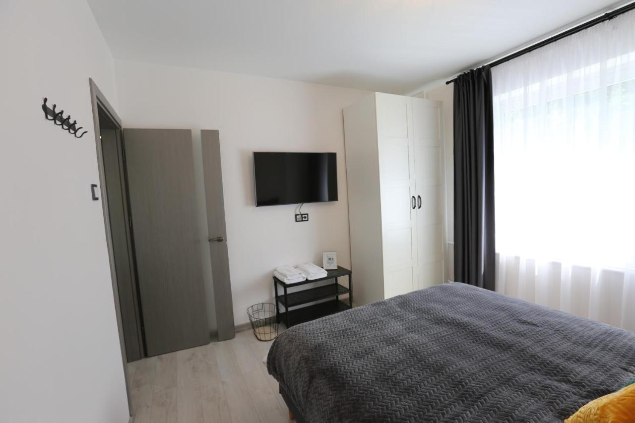 Comfy 2 Room Apartment - Free Parking - 350Mbps Wifi - Netflix Kaunas Ngoại thất bức ảnh