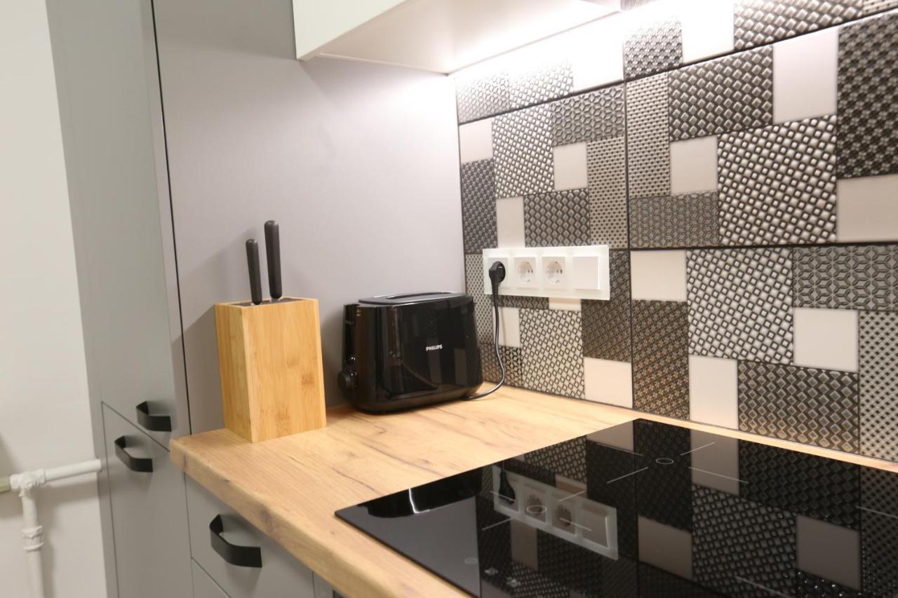 Comfy 2 Room Apartment - Free Parking - 350Mbps Wifi - Netflix Kaunas Ngoại thất bức ảnh